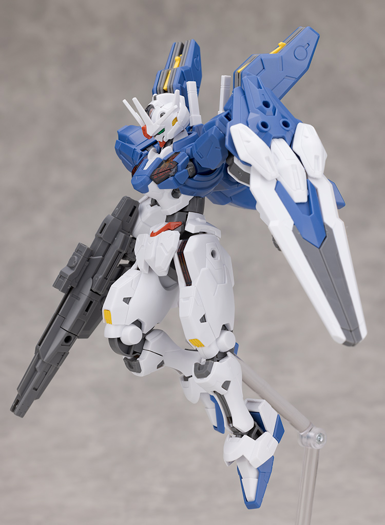 the hg aerial rebuild assembled out of the box, white and blue